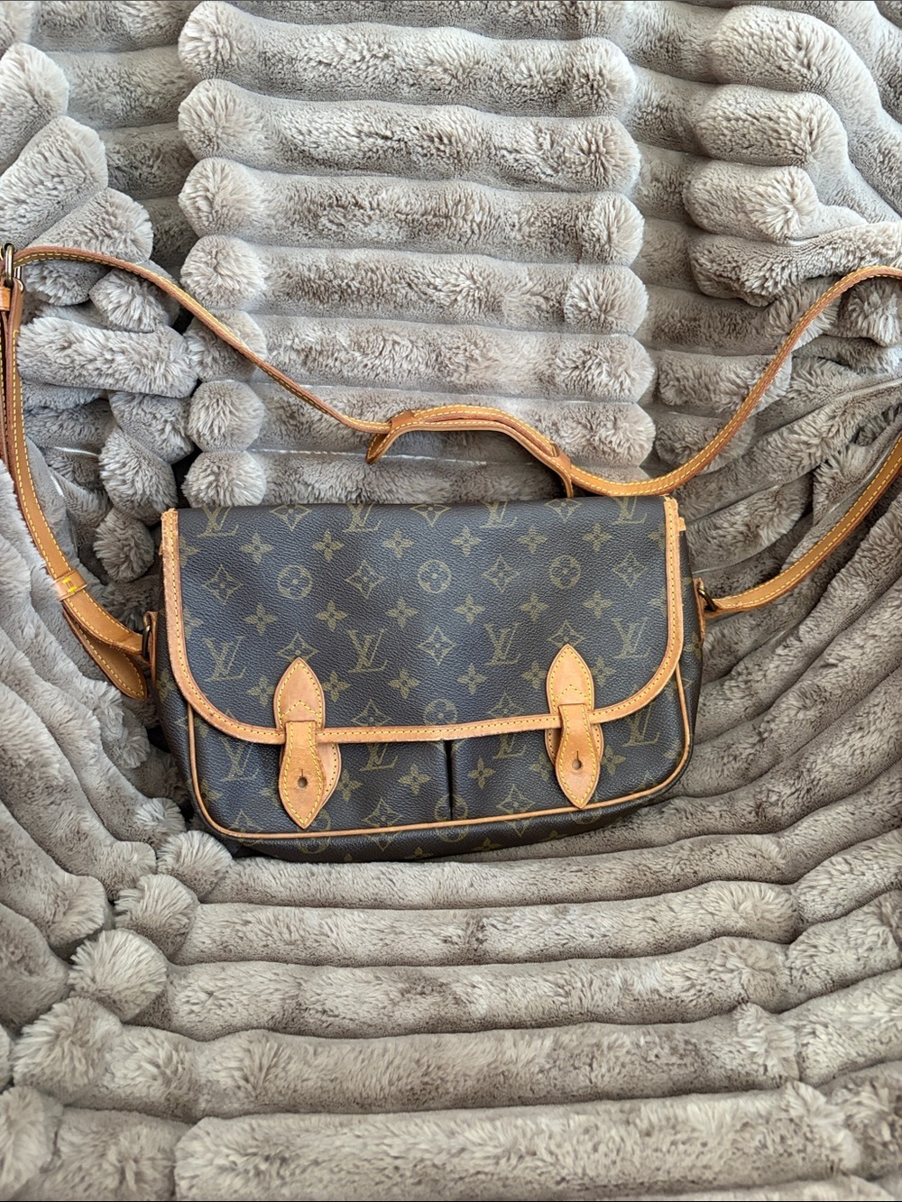 Louis Vuitton Monogram Canvas Crossbody Bag - Brown/ Tan